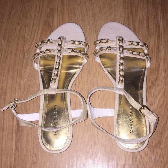 Marc Fisher Shoes - Like New Marc Fisher White Flats Sandals